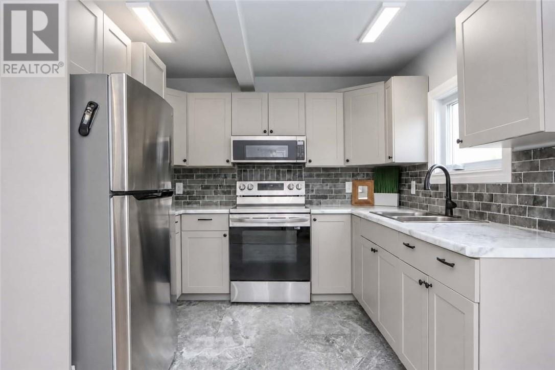 883 Howey Drive - 7