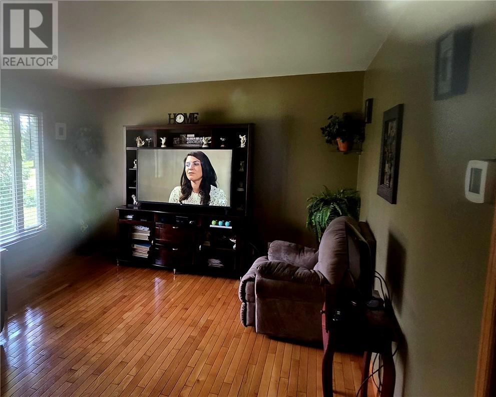 3211 Glendale court - Image 7