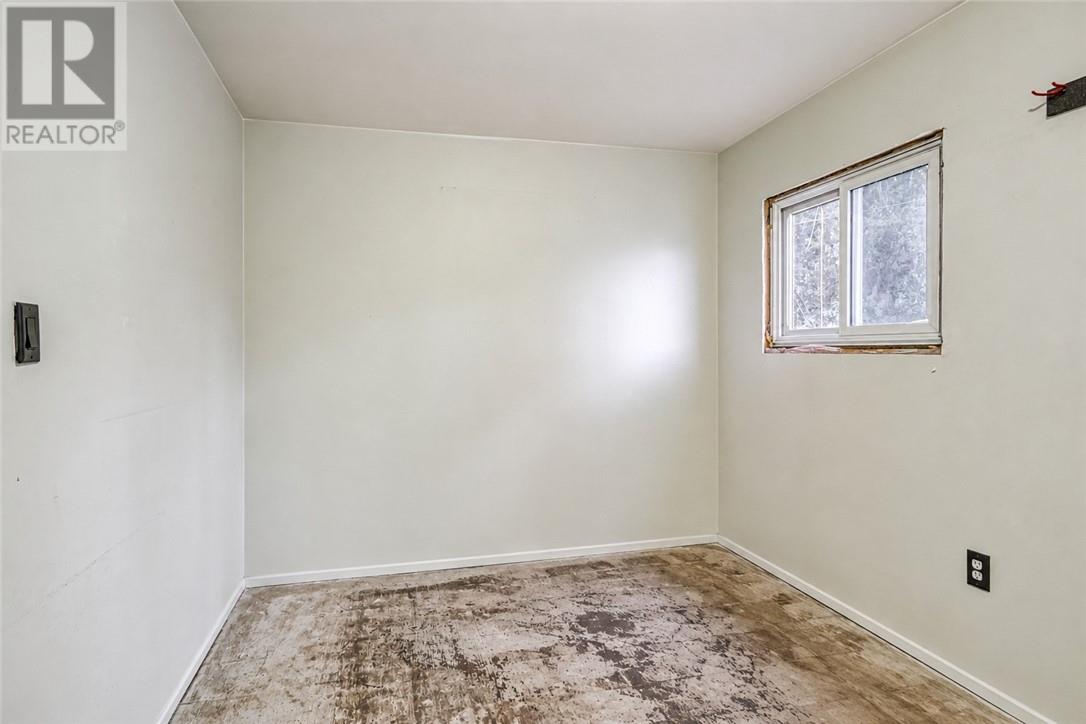 19 Center Street - Image 13