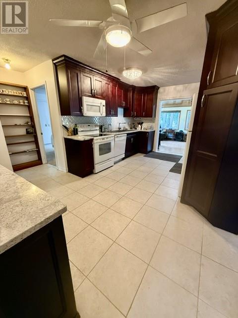 290 Second St N - Image 18