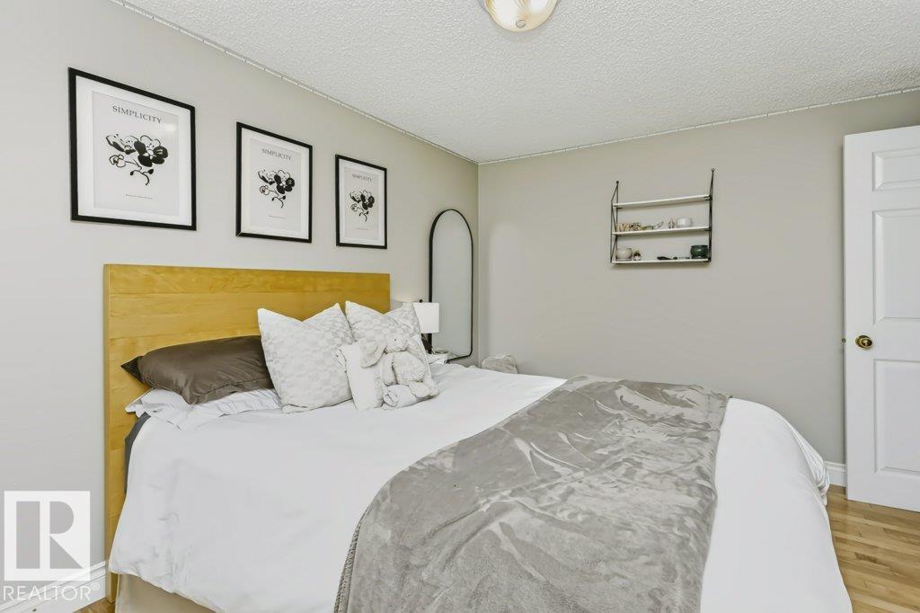 4707 108 AV NW - 15