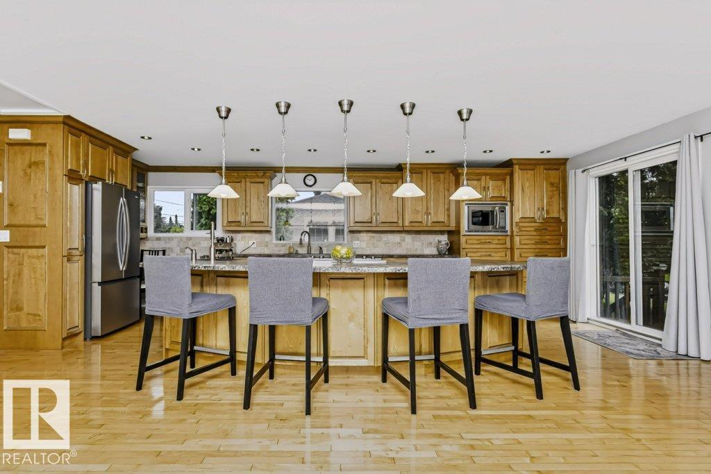 4707 108 AV NW - 6