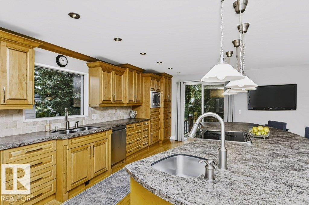 4707 108 Avenue NW - Photo 7