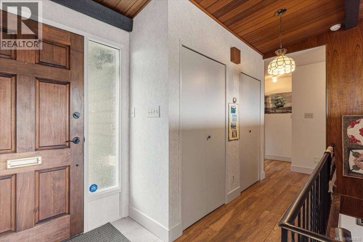 2820 Cosgrove Cres - 21