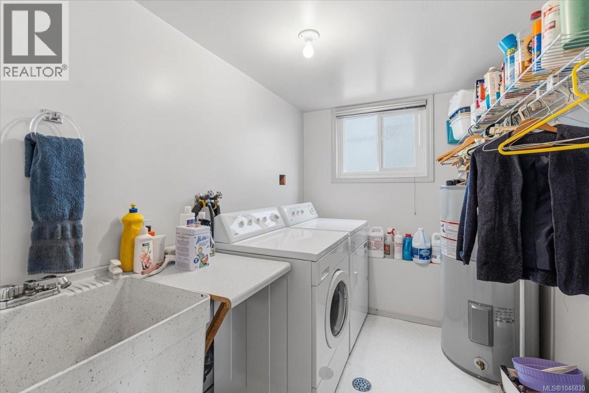 2820 Cosgrove Cres - 36