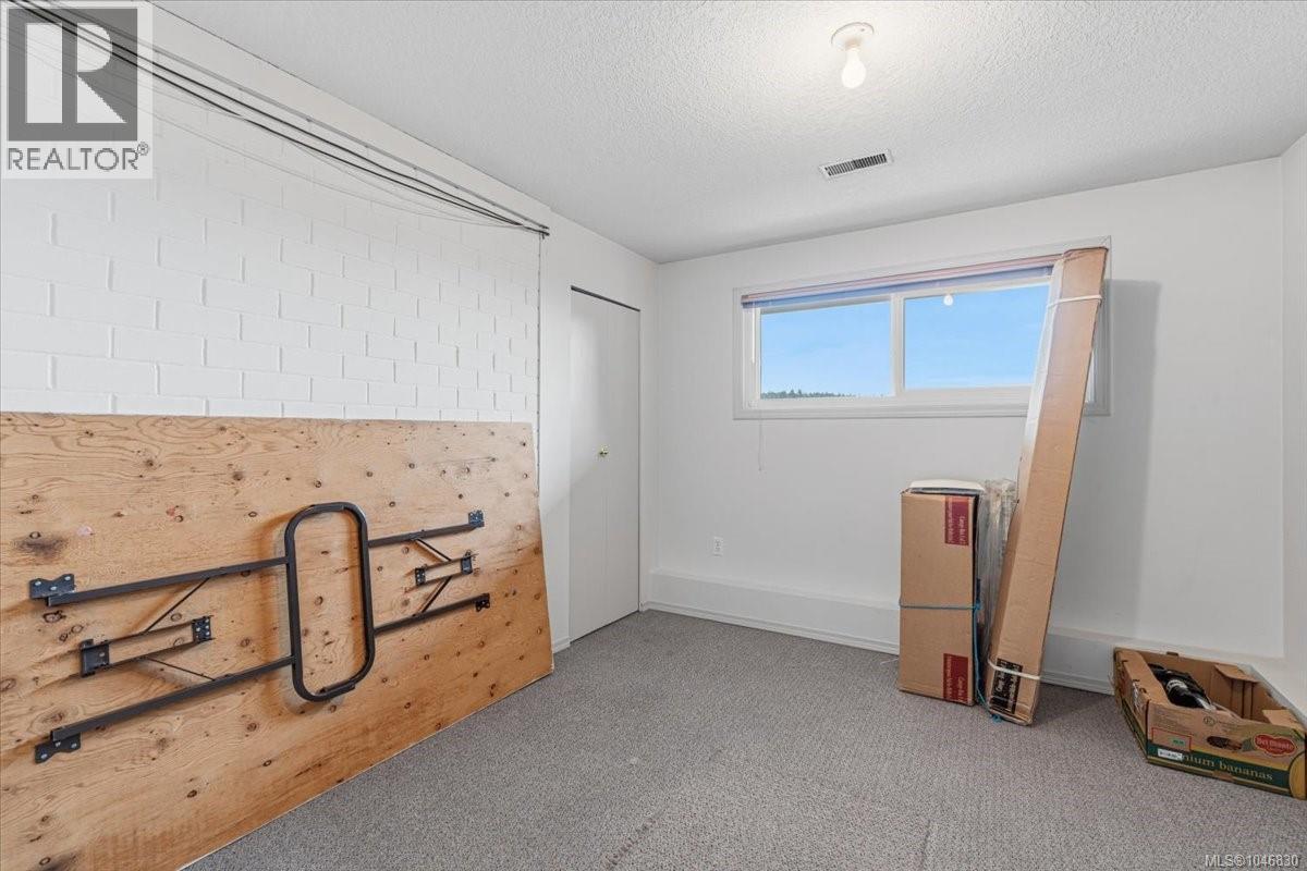 2820 Cosgrove Cres - 38