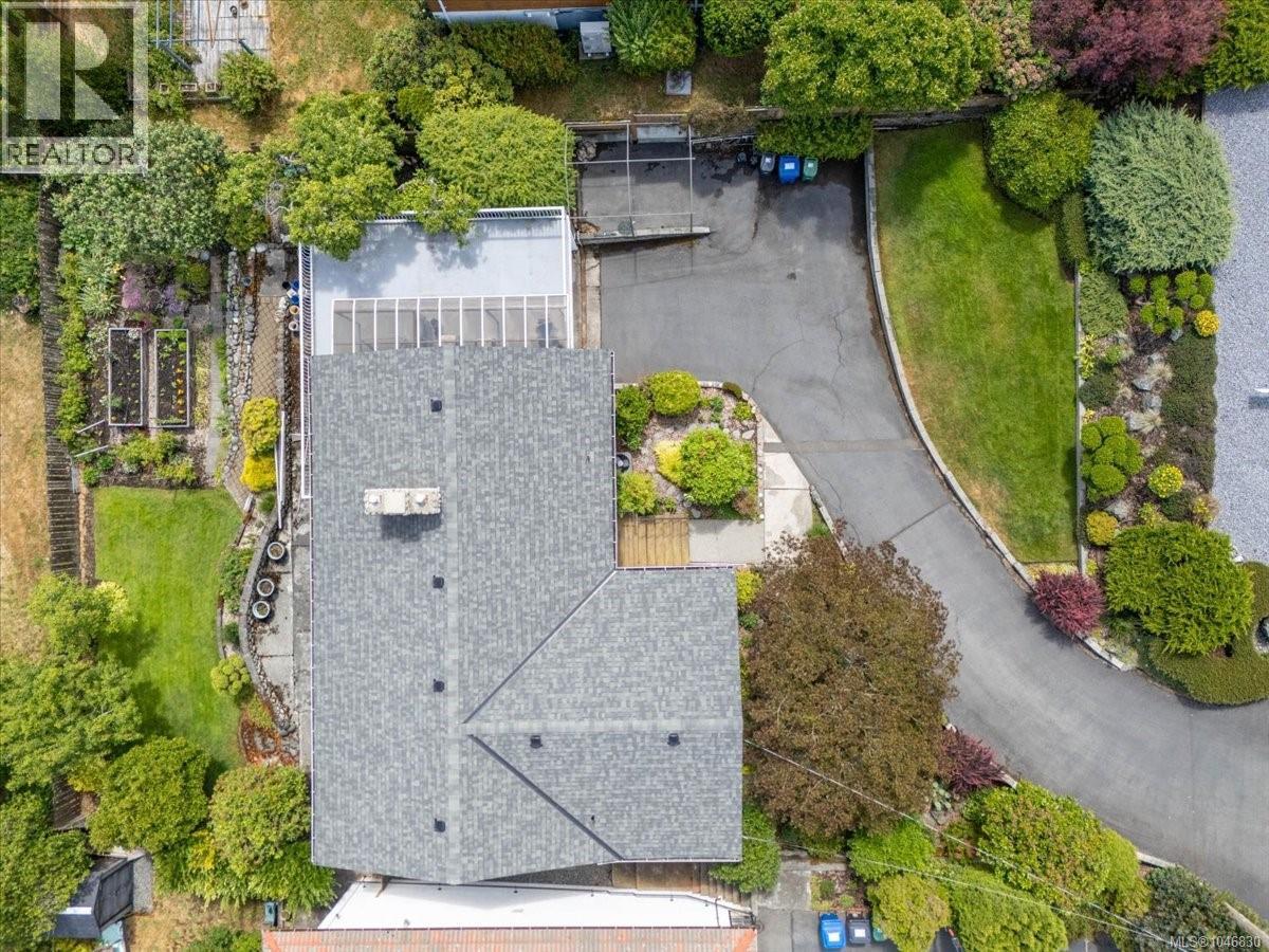 2820 Cosgrove Cres - 53