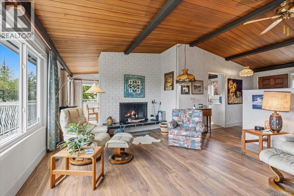 2820 Cosgrove Cres - 9
