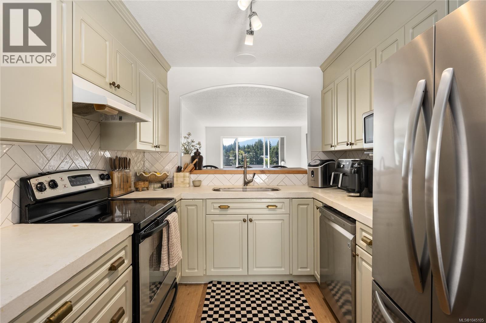 4814 Fairbrook Cres - Image 10
