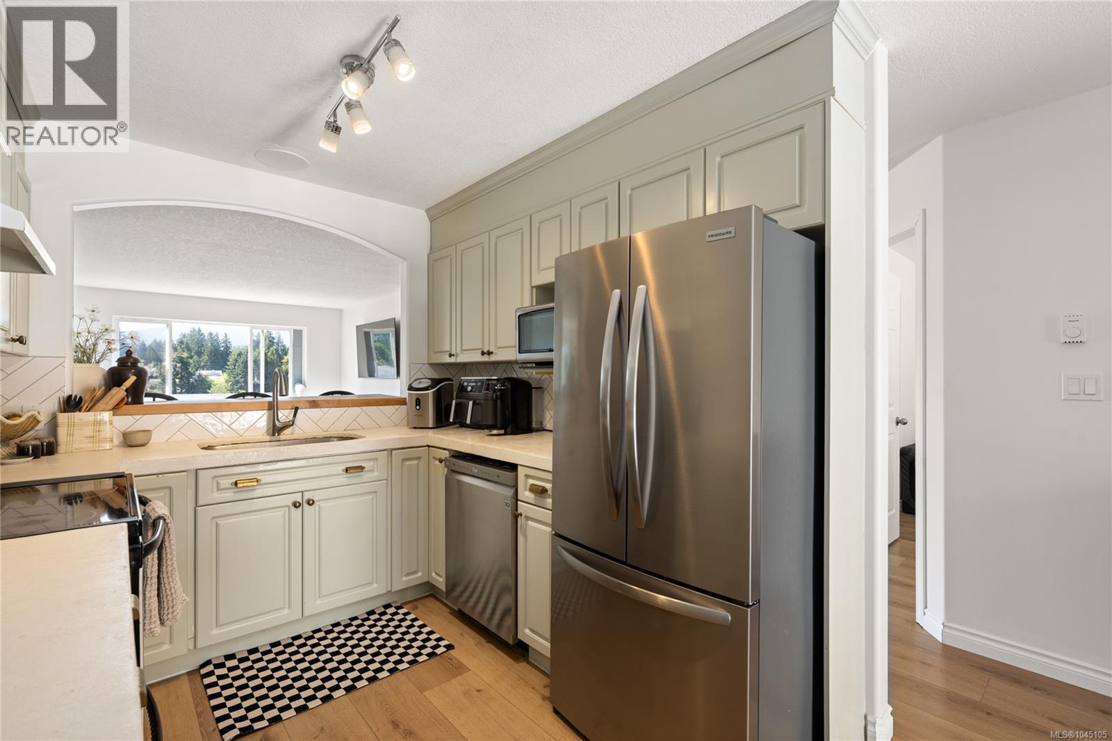 4814 Fairbrook Cres - 11