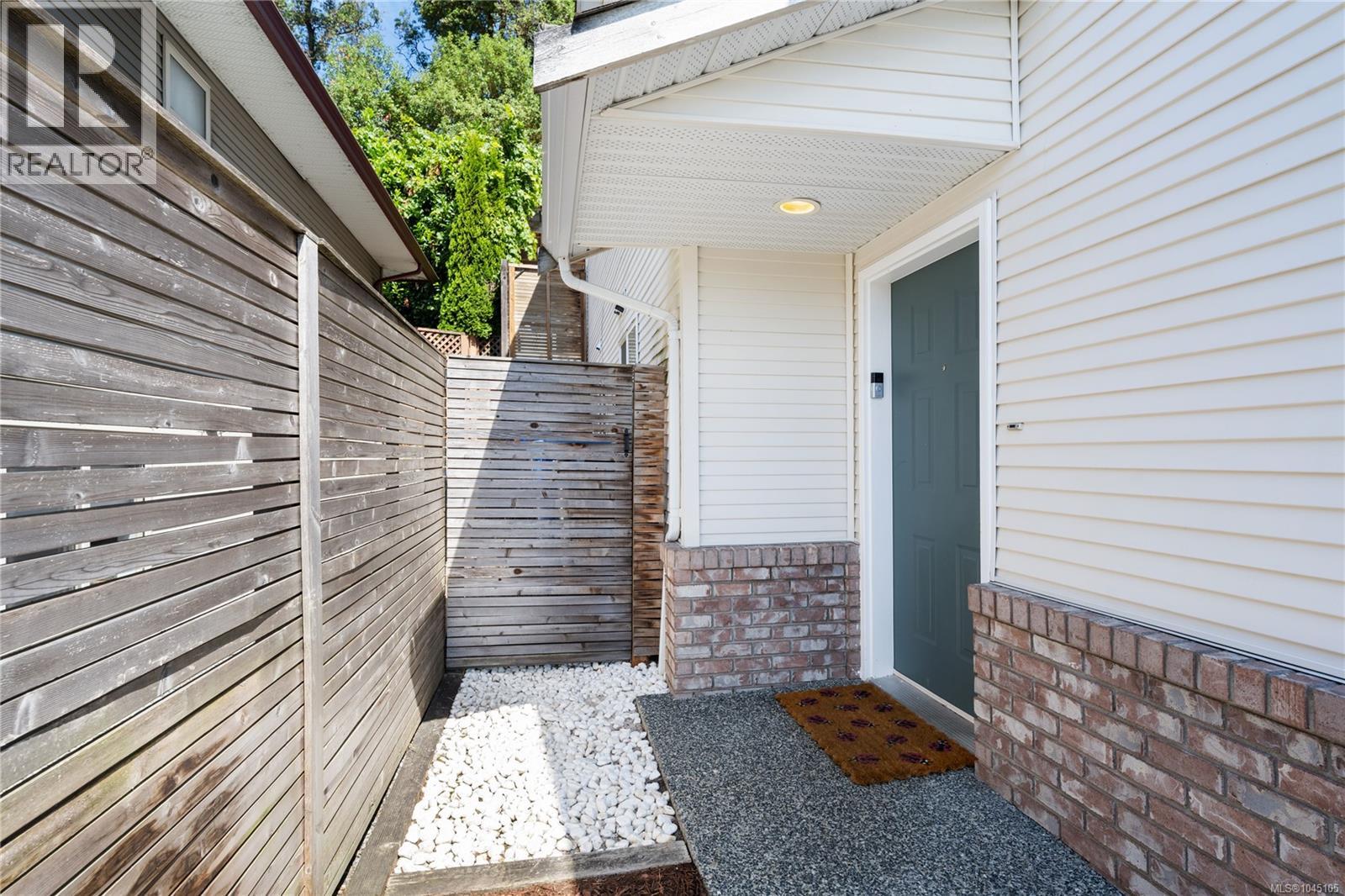 4814 Fairbrook Cres - Image 3