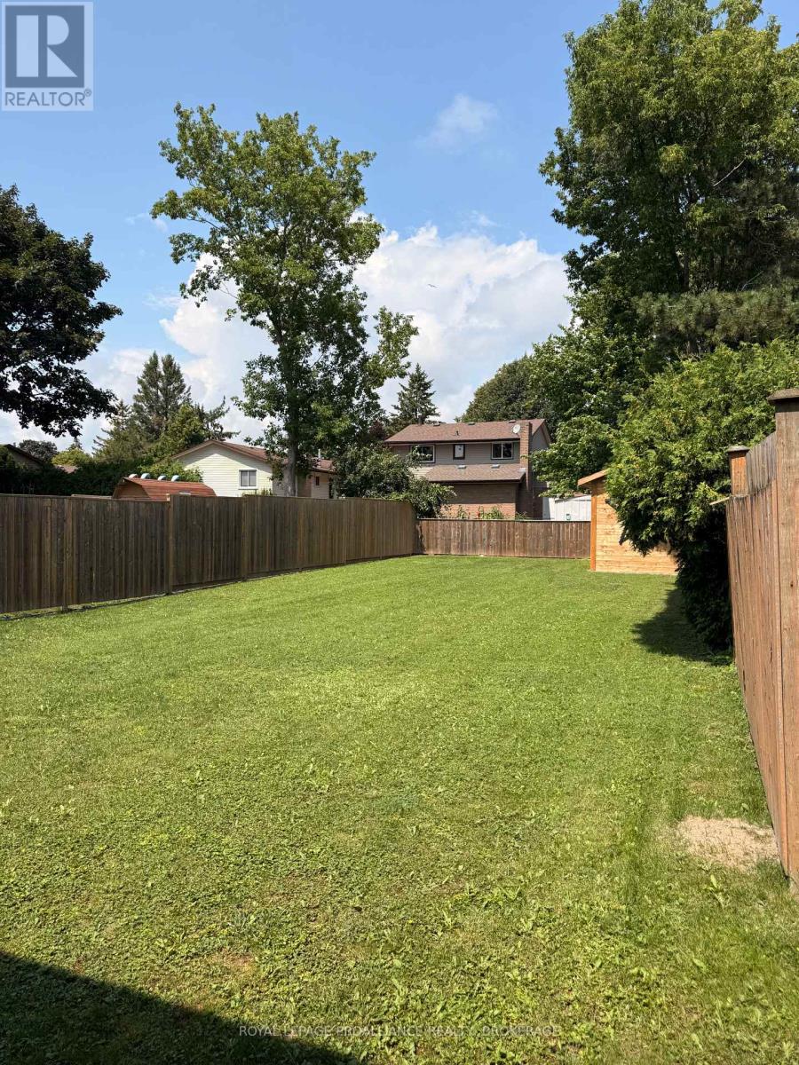 16 GRENADIER DRIVE - Image 32