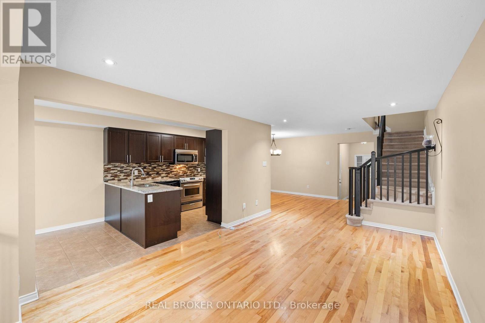 3 Bed, 3 Bath House for Rent in Ottawa – 306 ALDWORTH PRIVATE, Ottawa – MLS# X13658358 - Image 13