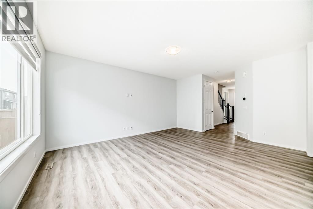 140 Carringham Road Northwest - Photo 9