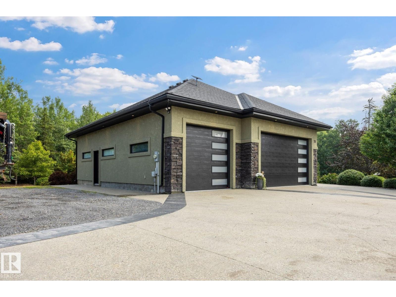 #70 53217 RGE ROAD 263 - 64