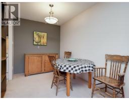 Living room - 401 964 Heywood Ave, Victoria, BC V8V2Y5 Photo 6