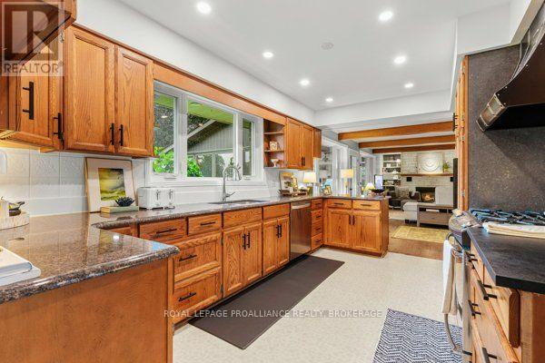 1102 BURNSIDE DRIVE - Image 11