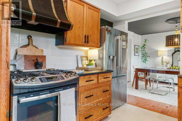 1102 BURNSIDE DRIVE - Image 13