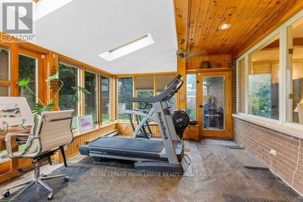 1102 BURNSIDE DRIVE - Image 19