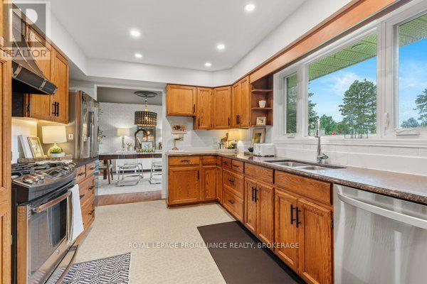 1102 BURNSIDE DRIVE - Image 12