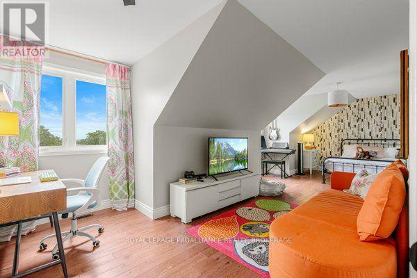 1102 BURNSIDE DRIVE - 24