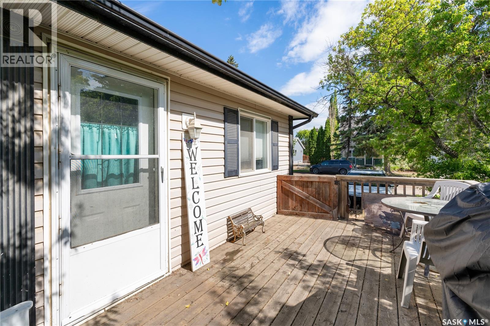 309 Burrows AVENUE W - 2