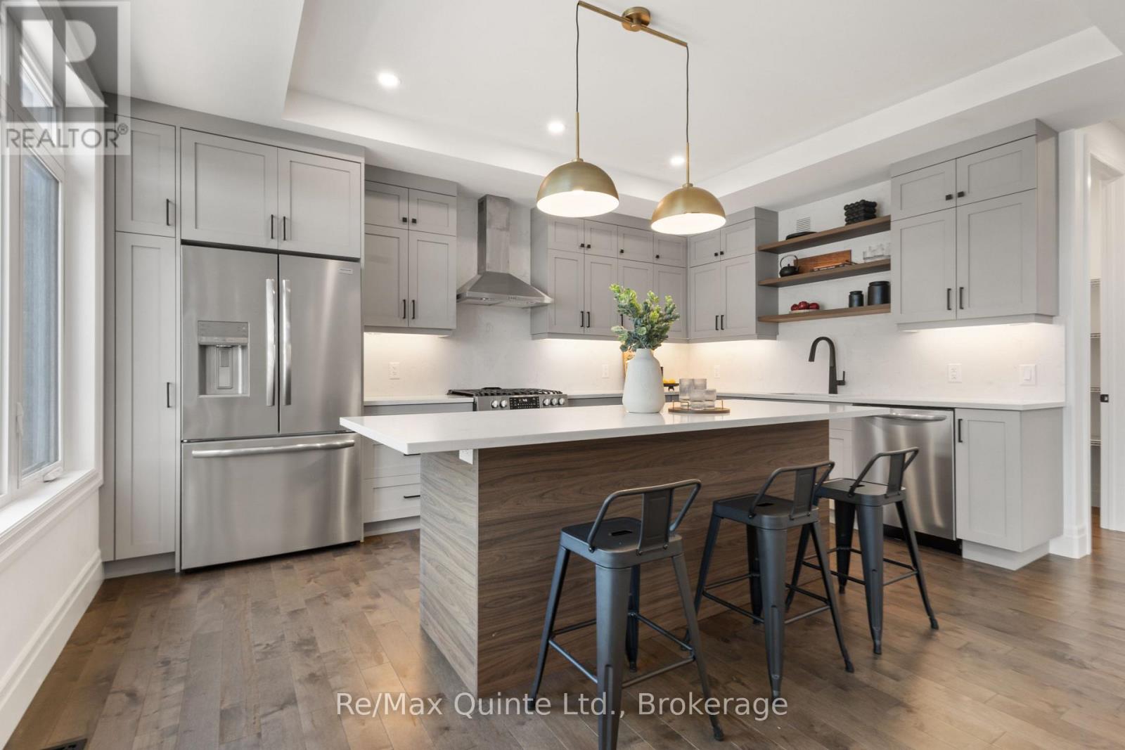 125 VILLENEUVE DRIVE - 16