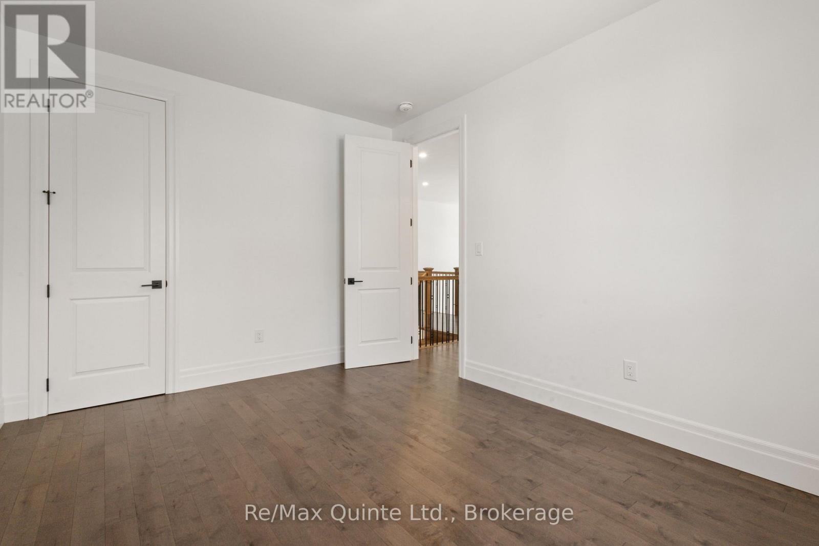 125 VILLENEUVE DRIVE - 33