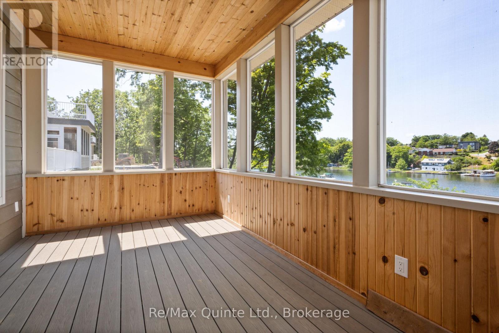 125 VILLENEUVE DRIVE - 39