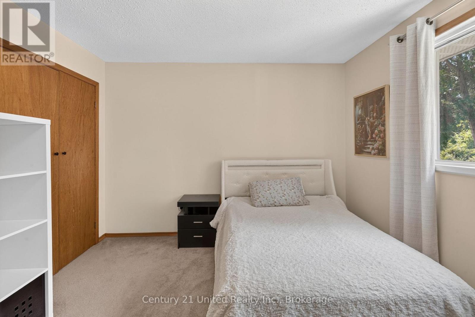 1696 APPLEWOOD CRESCENT - Image 11