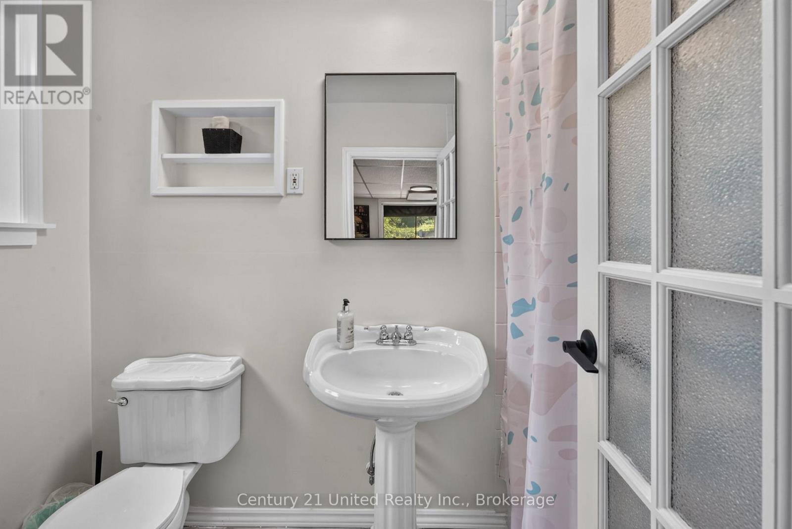 1696 APPLEWOOD CRESCENT - Image 21