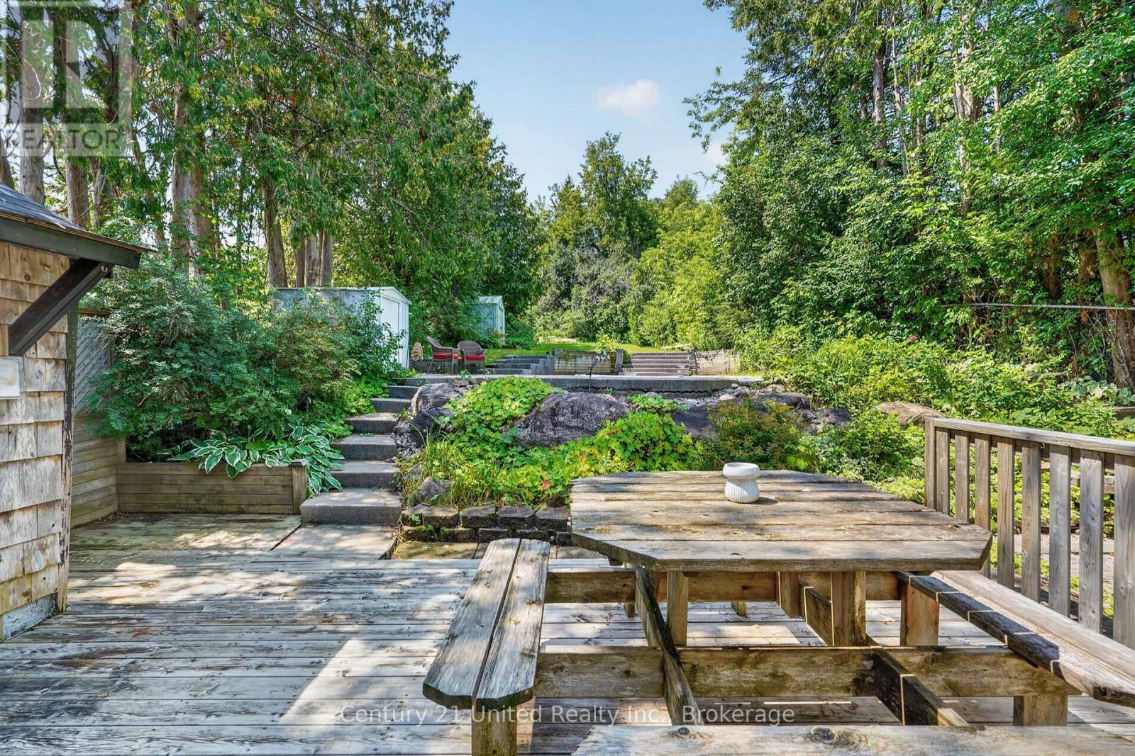 1696 APPLEWOOD CRESCENT - Image 28