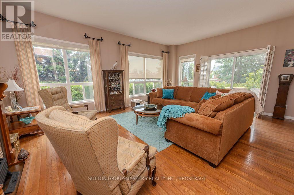 #112 350 WELLINGTON STREET - 10