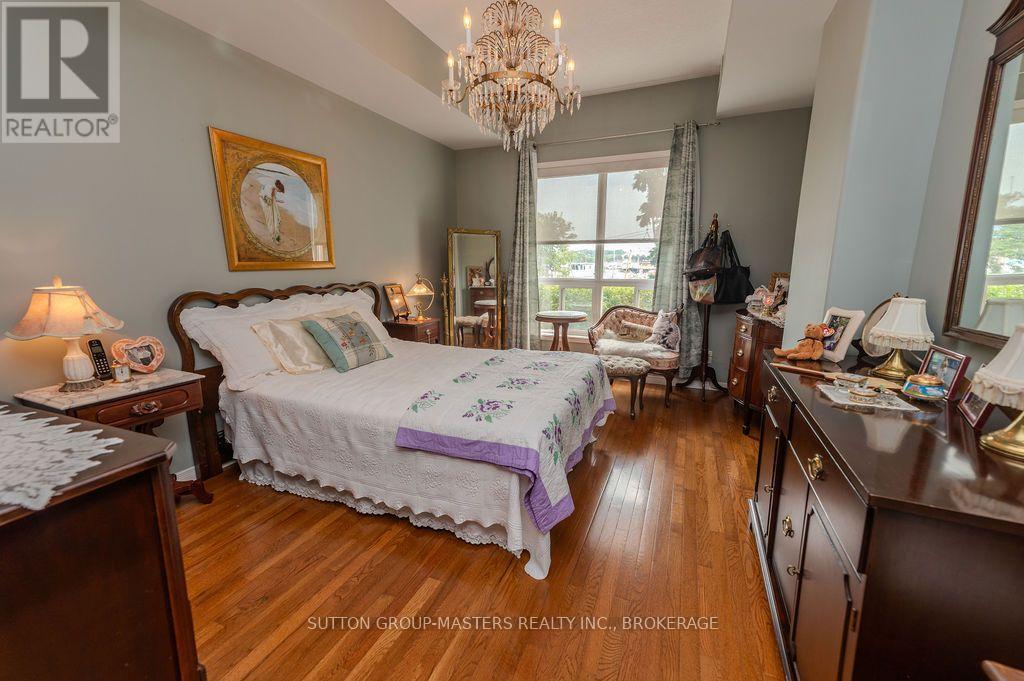 #112 350 WELLINGTON STREET - 22
