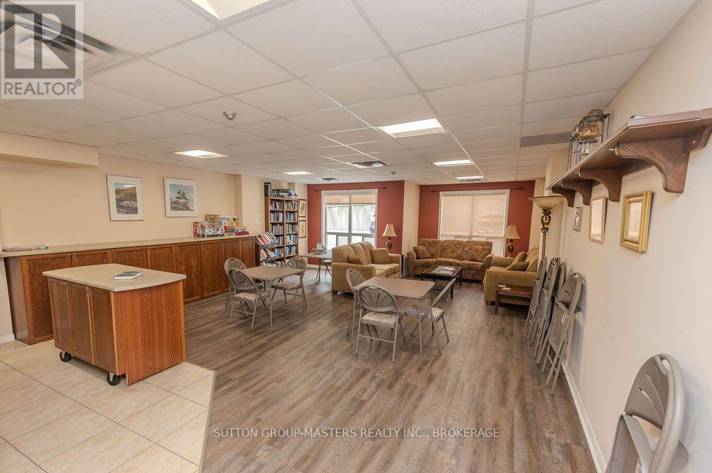 #112 350 WELLINGTON STREET - 32