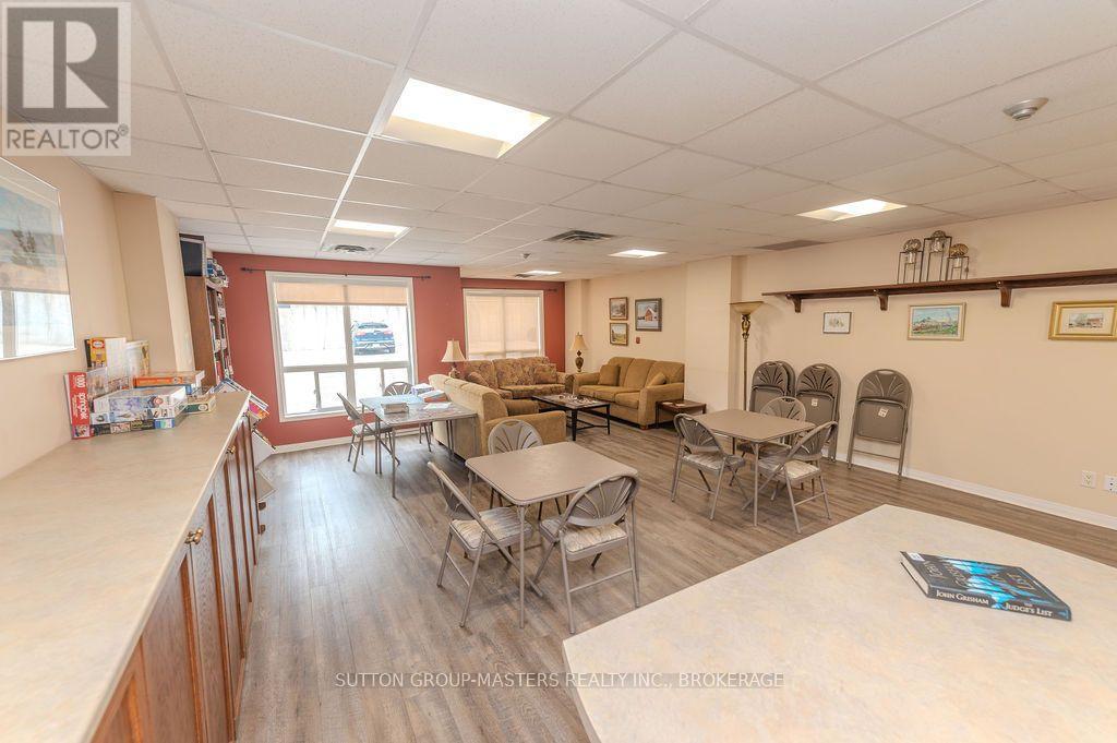 #112 350 WELLINGTON STREET - 33