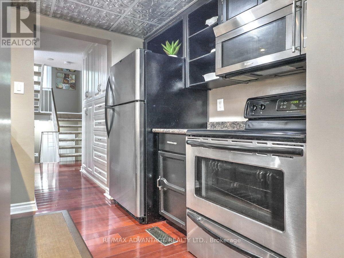 #43 295 WILKINS STREET - 16