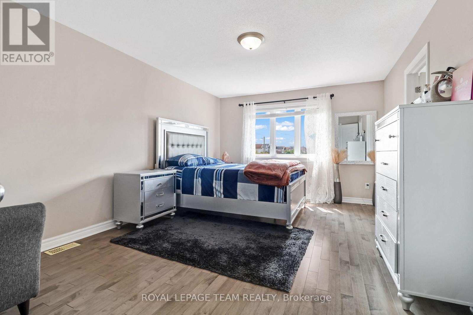 3 Bed, 3 Bath House for Sale in Ottawa – 2224 ANGELICA AVENUE, Ottawa – MLS# X13670550 - Image 15