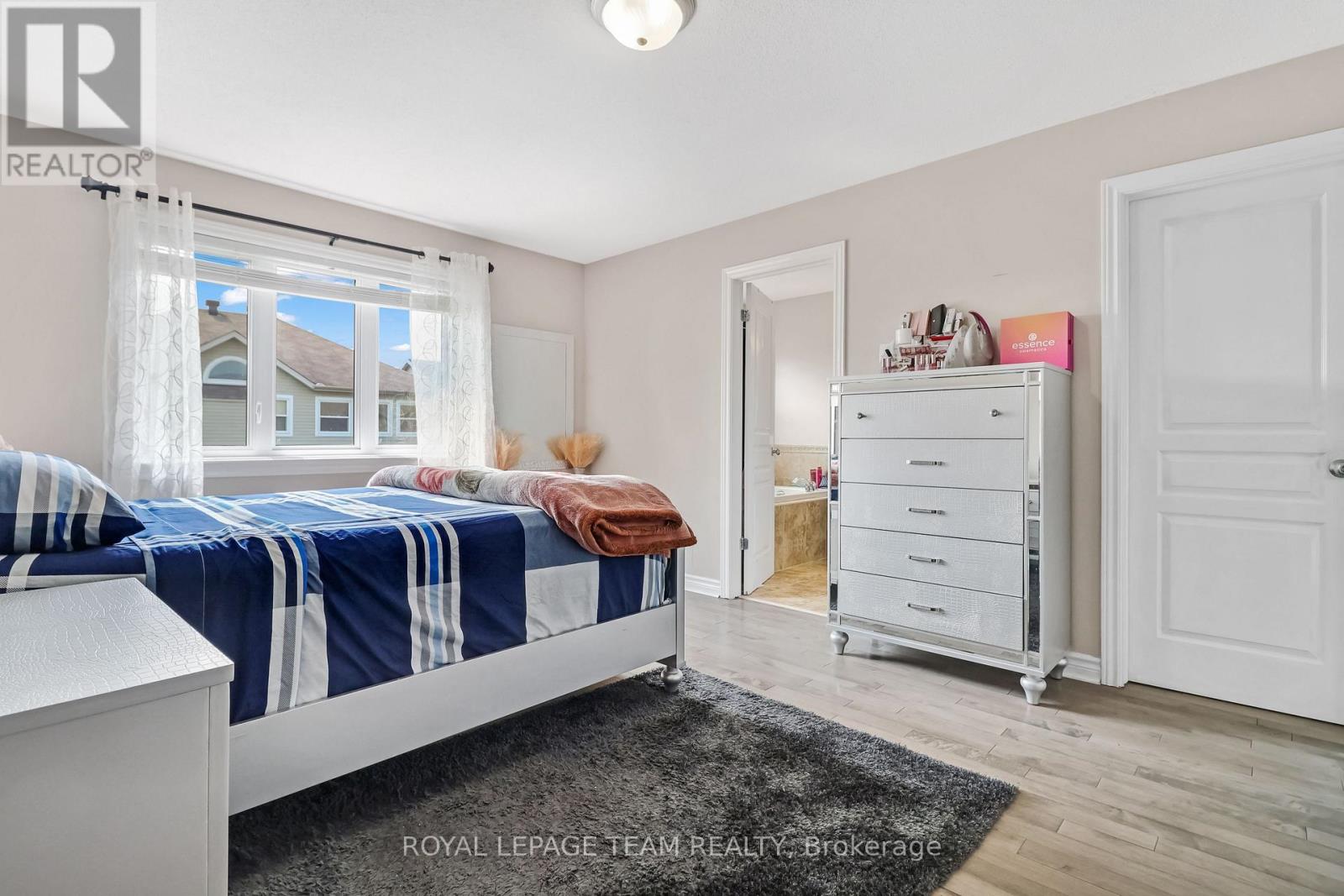3 Bed, 3 Bath House for Sale in Ottawa – 2224 ANGELICA AVENUE, Ottawa – MLS# X13670550 - Image 16
