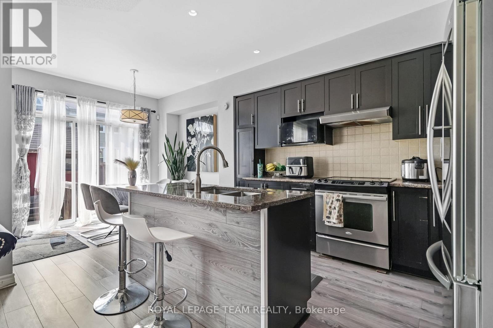3 Bed, 3 Bath House for Sale in Ottawa – 2224 ANGELICA AVENUE, Ottawa – MLS# X13670550 - Image 9