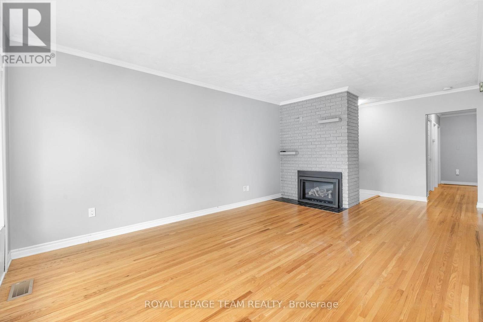 2349 EDWIN CRESCENT - 14
