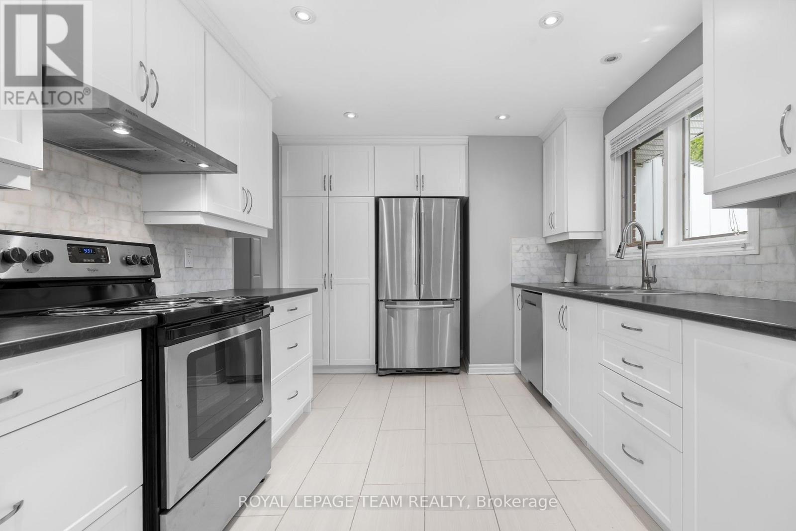 2349 EDWIN CRESCENT - 18