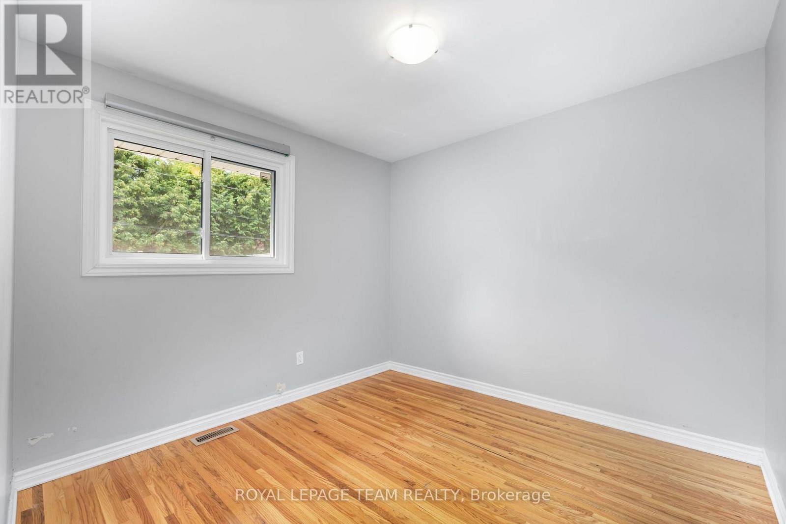 2349 EDWIN CRESCENT - 28