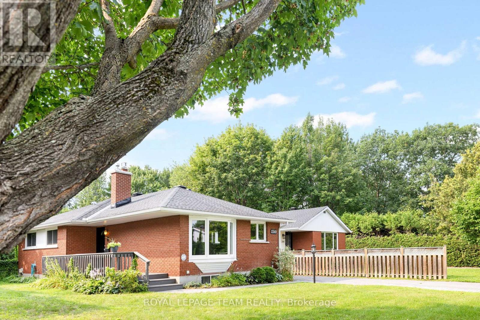 2349 EDWIN CRESCENT - 3