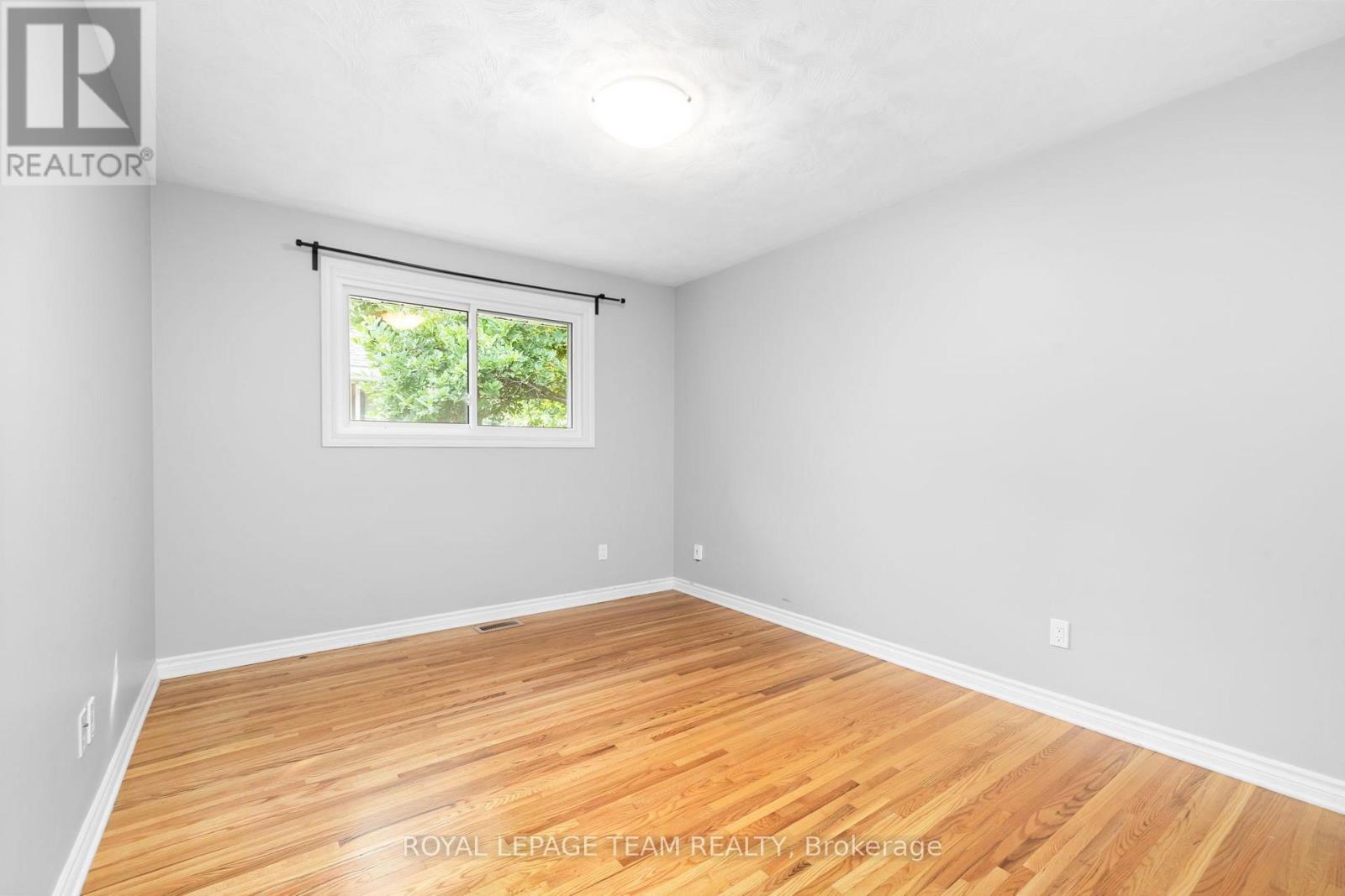2349 EDWIN CRESCENT - 30
