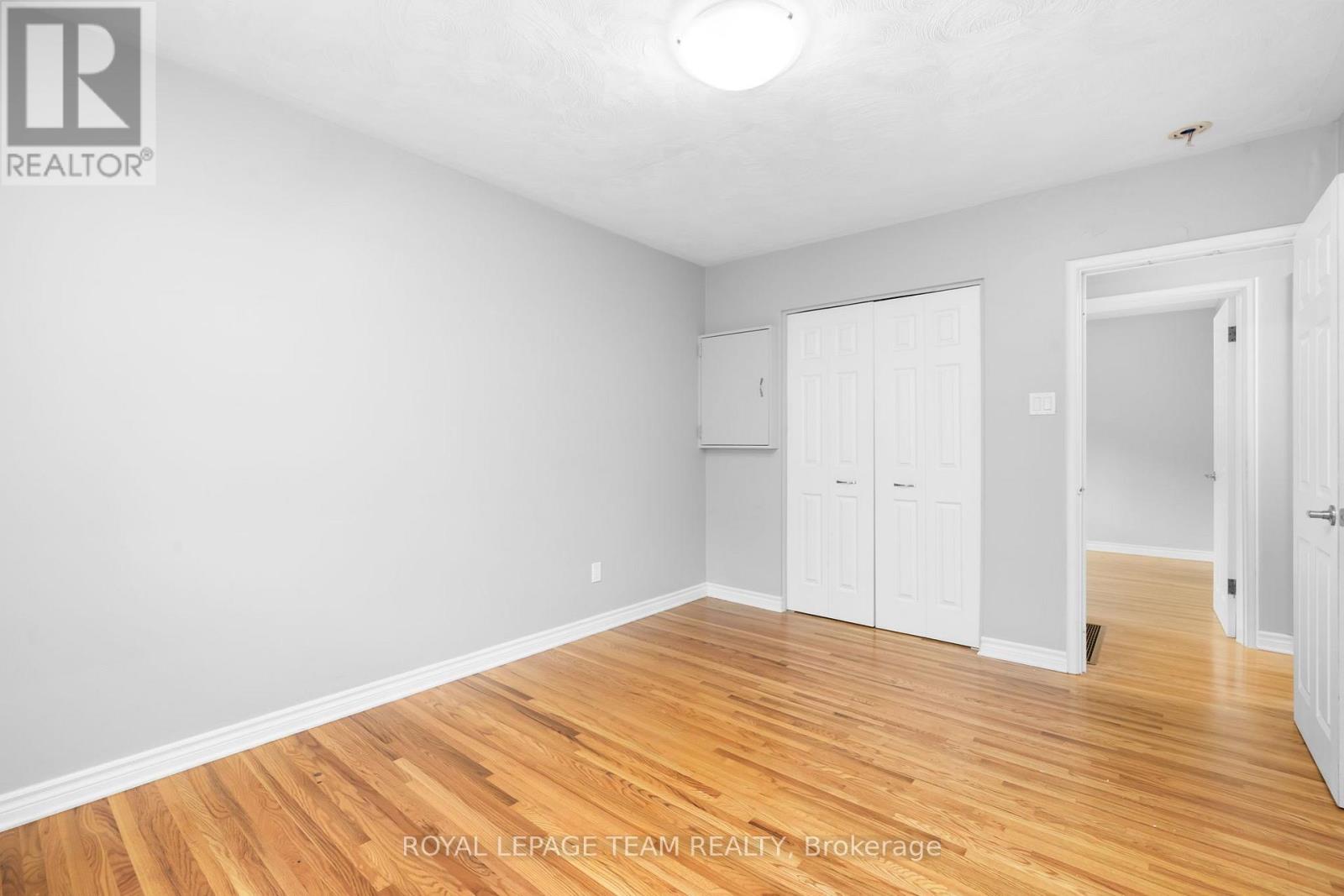 2349 EDWIN CRESCENT - 31