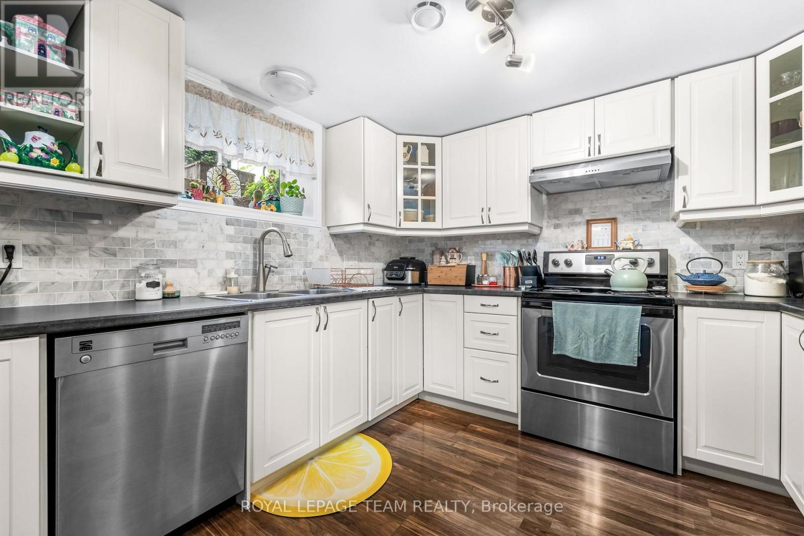 5 Bed, 2 Bath House for Sale in Ottawa – 2349 EDWIN CRESCENT, Ottawa – MLS# X13670598 - Image 36