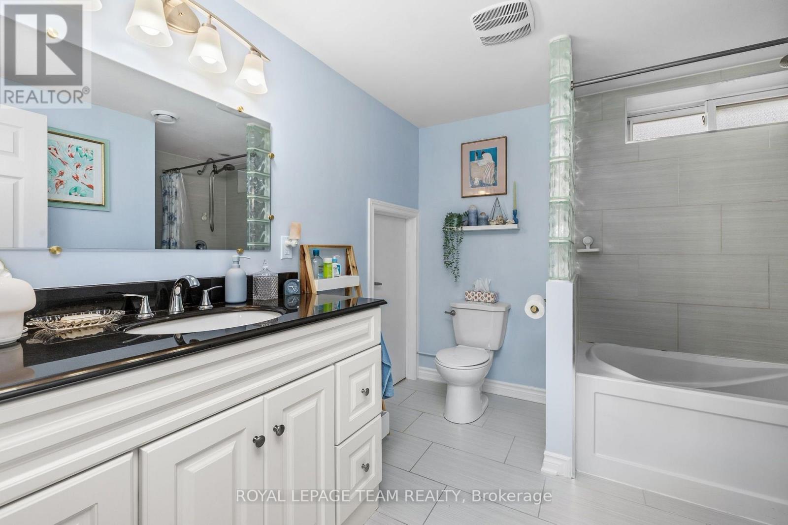 2349 EDWIN CRESCENT - 42