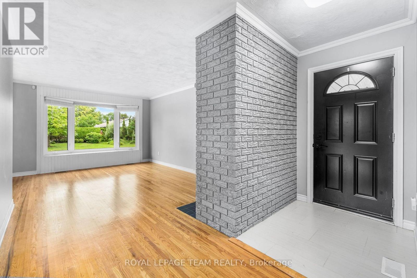 2349 EDWIN CRESCENT - 8