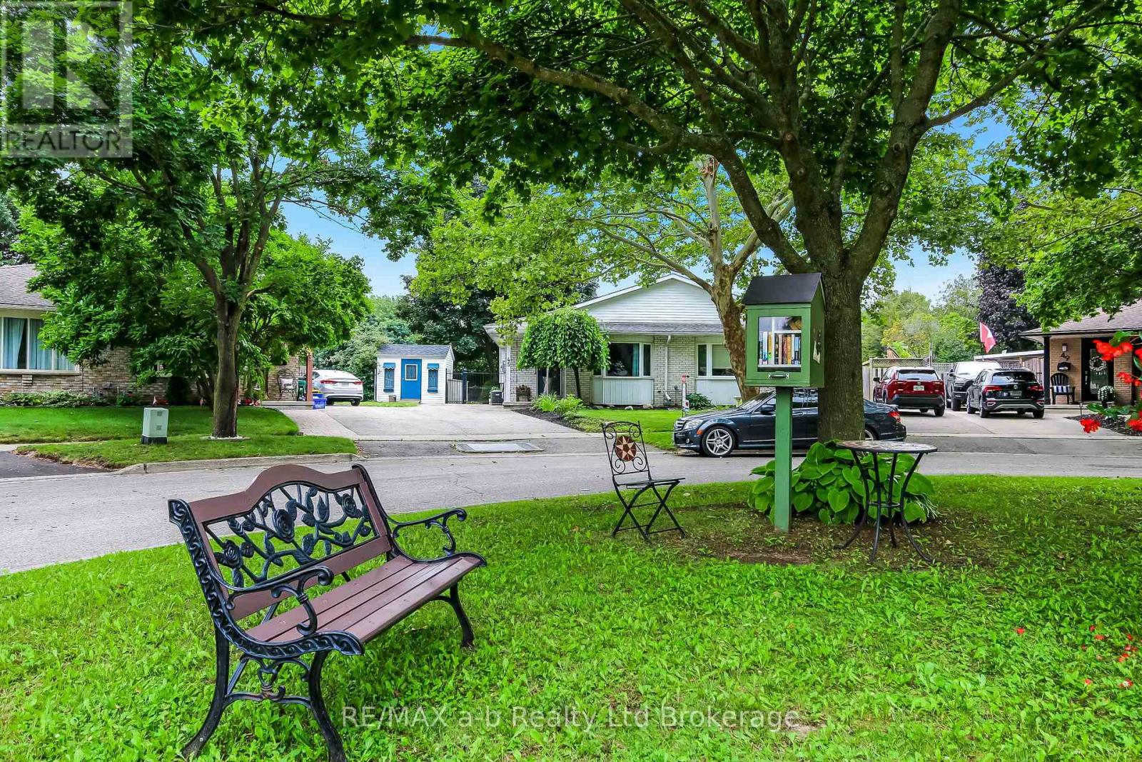 45 CARLYLE PLACE — photo 2